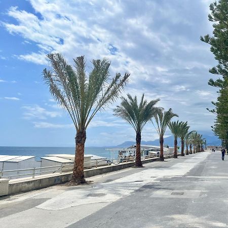 Casa Vacanza! A 50M Dal Mare! Bordighera Zewnętrze zdjęcie