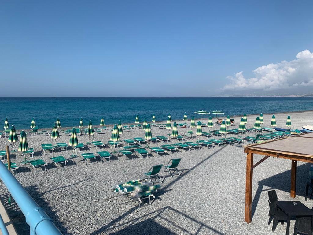 Casa Vacanza! A 50M Dal Mare! Bordighera Zewnętrze zdjęcie