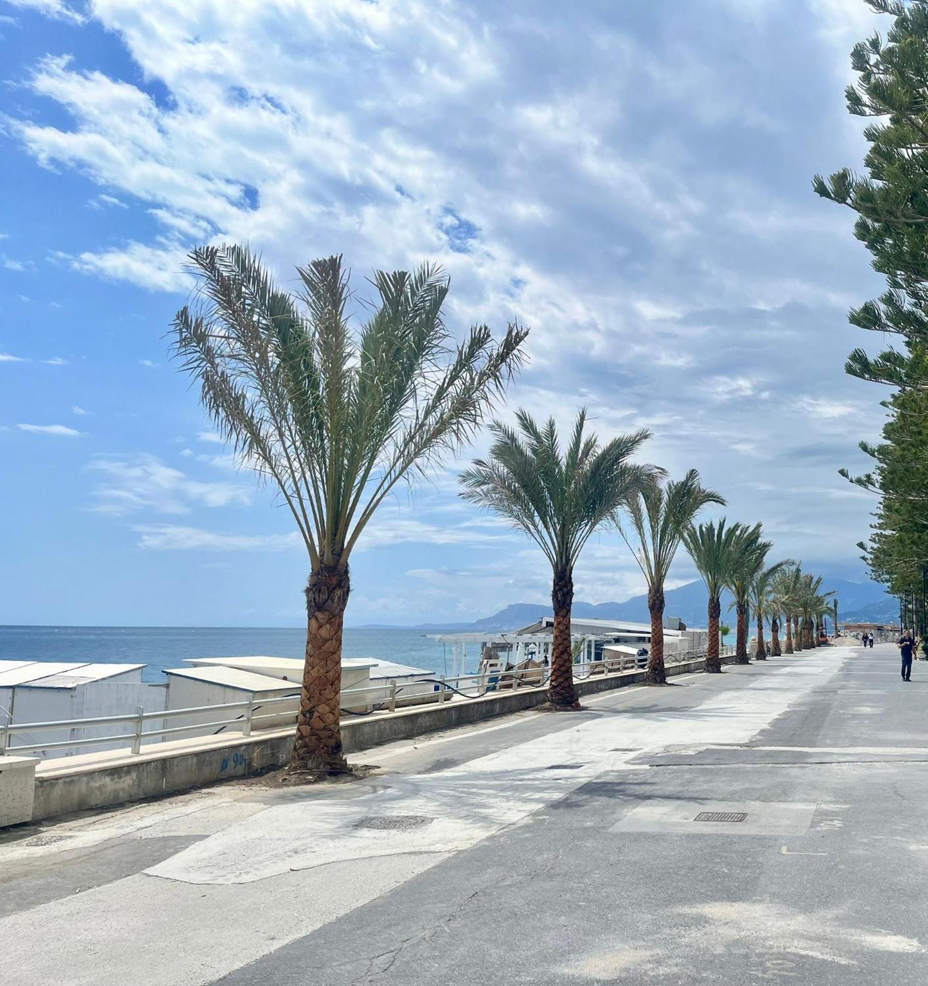 Casa Vacanza! A 50M Dal Mare! Bordighera Zewnętrze zdjęcie