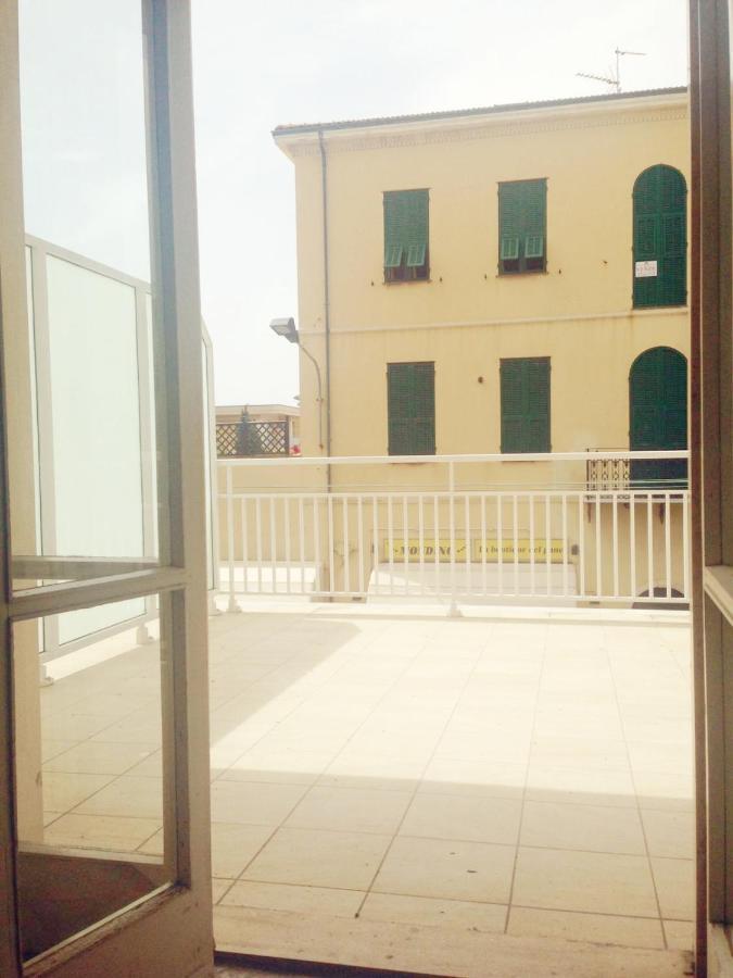 Casa Vacanza! A 50M Dal Mare! Bordighera Zewnętrze zdjęcie