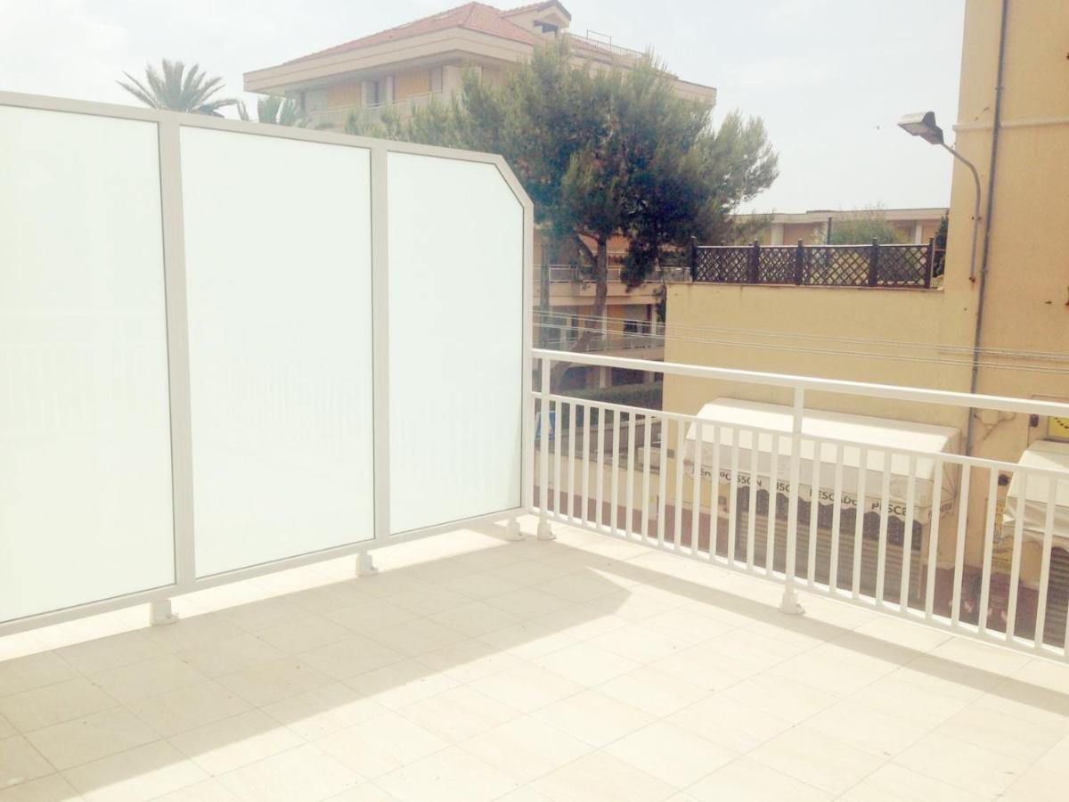 Casa Vacanza! A 50M Dal Mare! Bordighera Zewnętrze zdjęcie